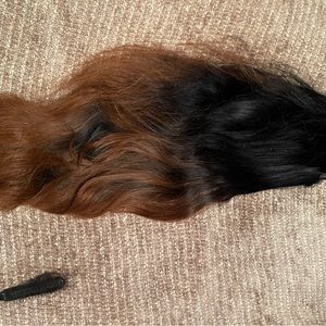 Two-toned 20 inch wig with no bangs